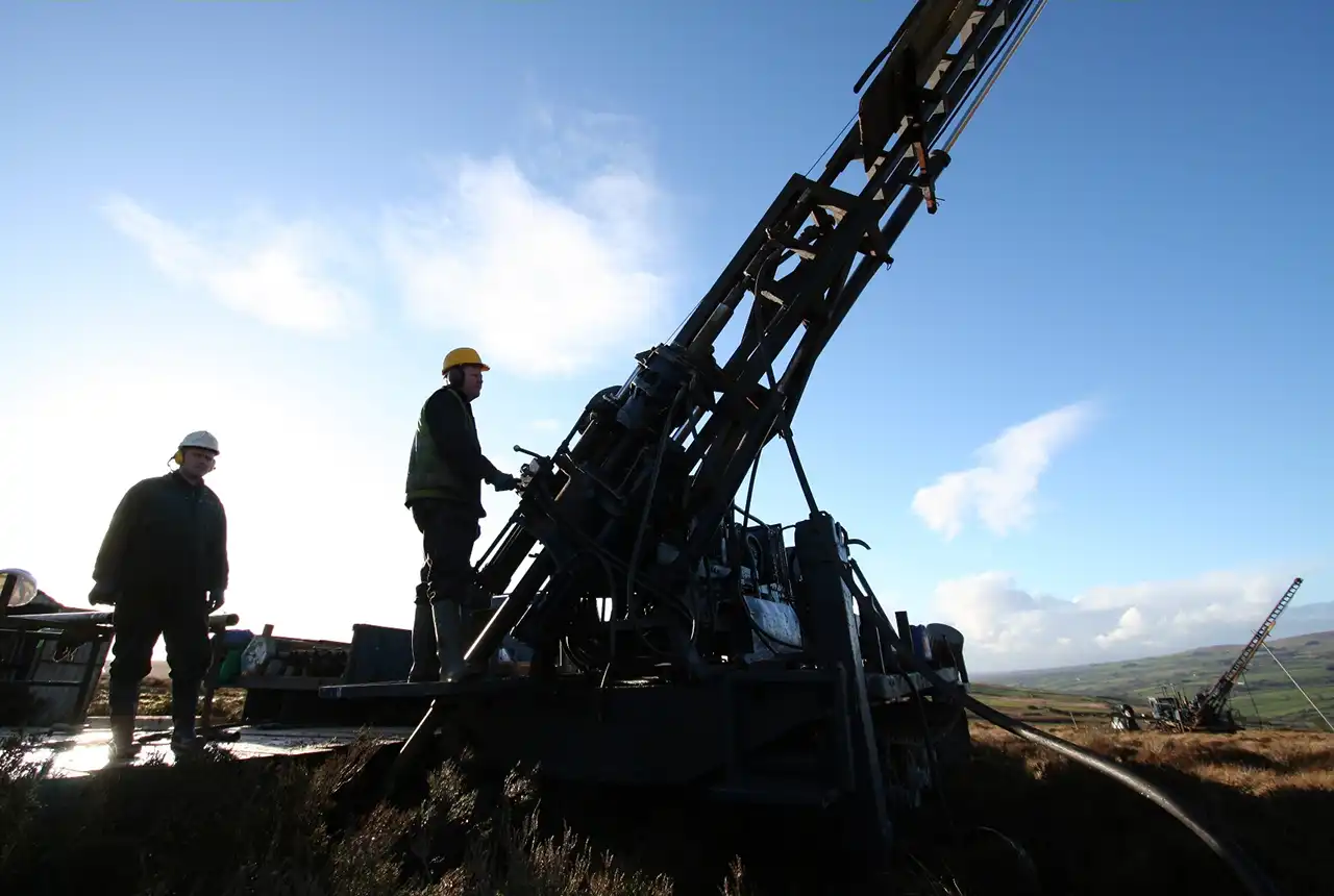 Drillers silhouette. © PMcDonnell BGS / UKRI