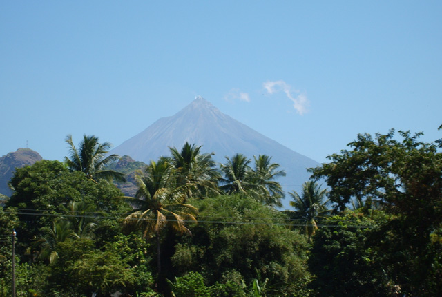 2007_Volcan_de_Fuego_feature
