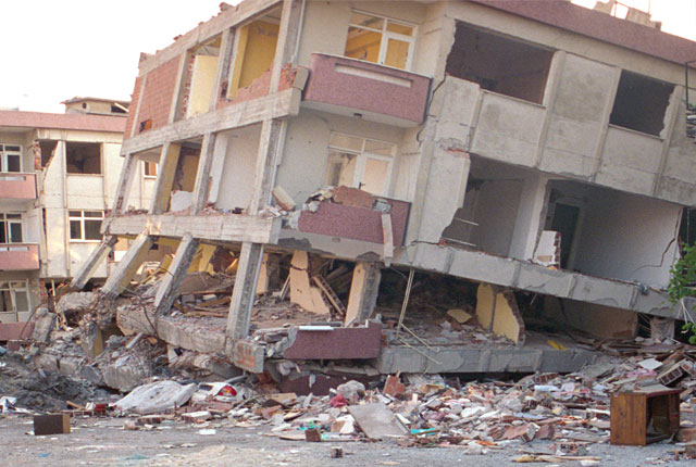 Earthquake feature P680328