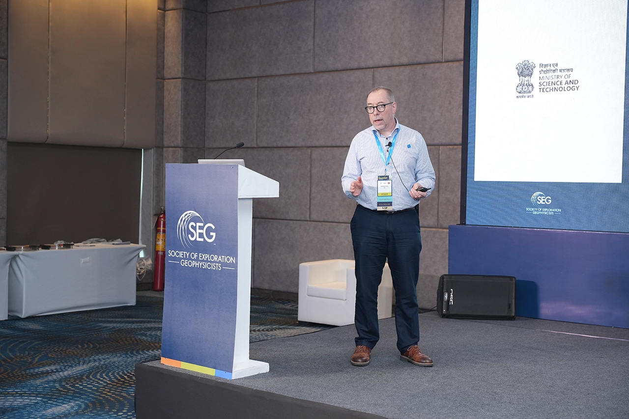Jonathan Pearce of BGS delivers a talk on EU initiatives and policies on CCS at the SEG Role of Geosciences in Carbon Storage Symposium. © SEG Asia Pacific.